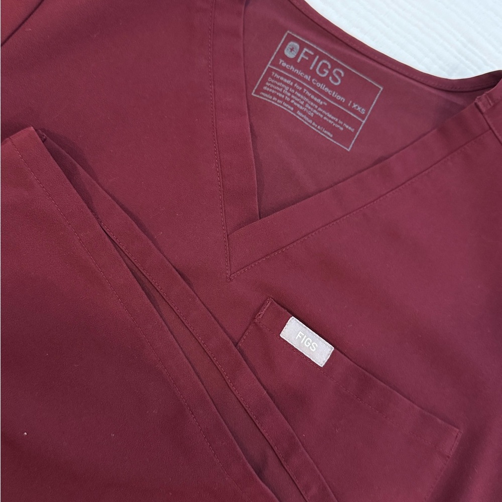 Figs marroon catrina Scrub Top